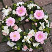 Pink &amp; White Mixed Wreath